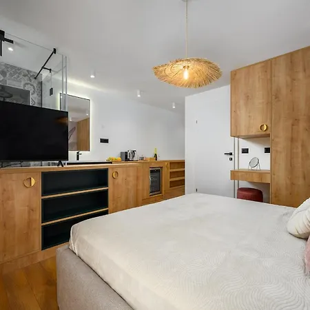 Waterfront In Apartman